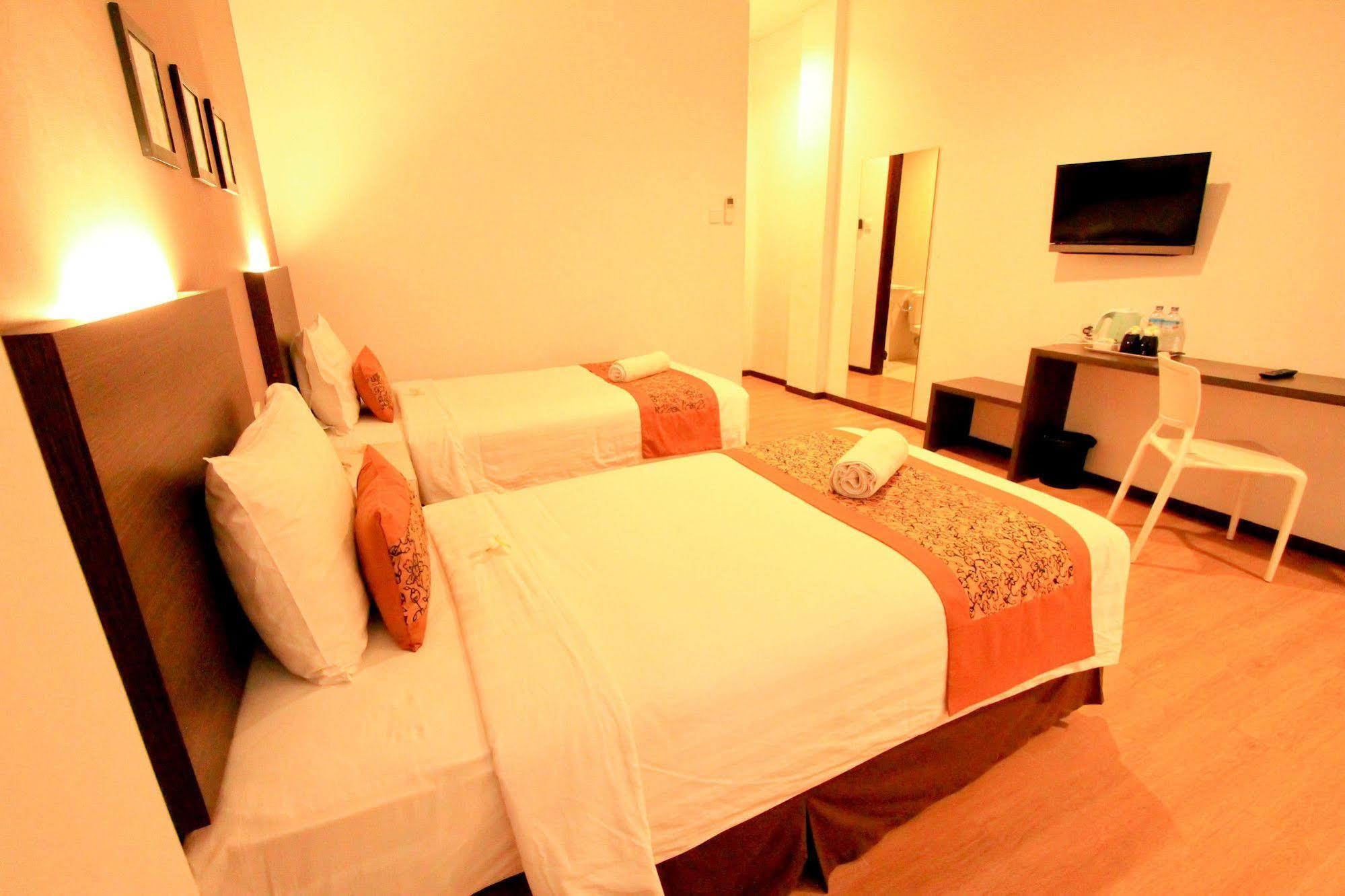 Sunwood Hotel Arianz Mataram Exteriör bild